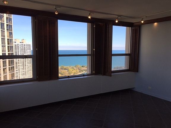 2nd image of 2626 N Lakeview Ave APT 3612