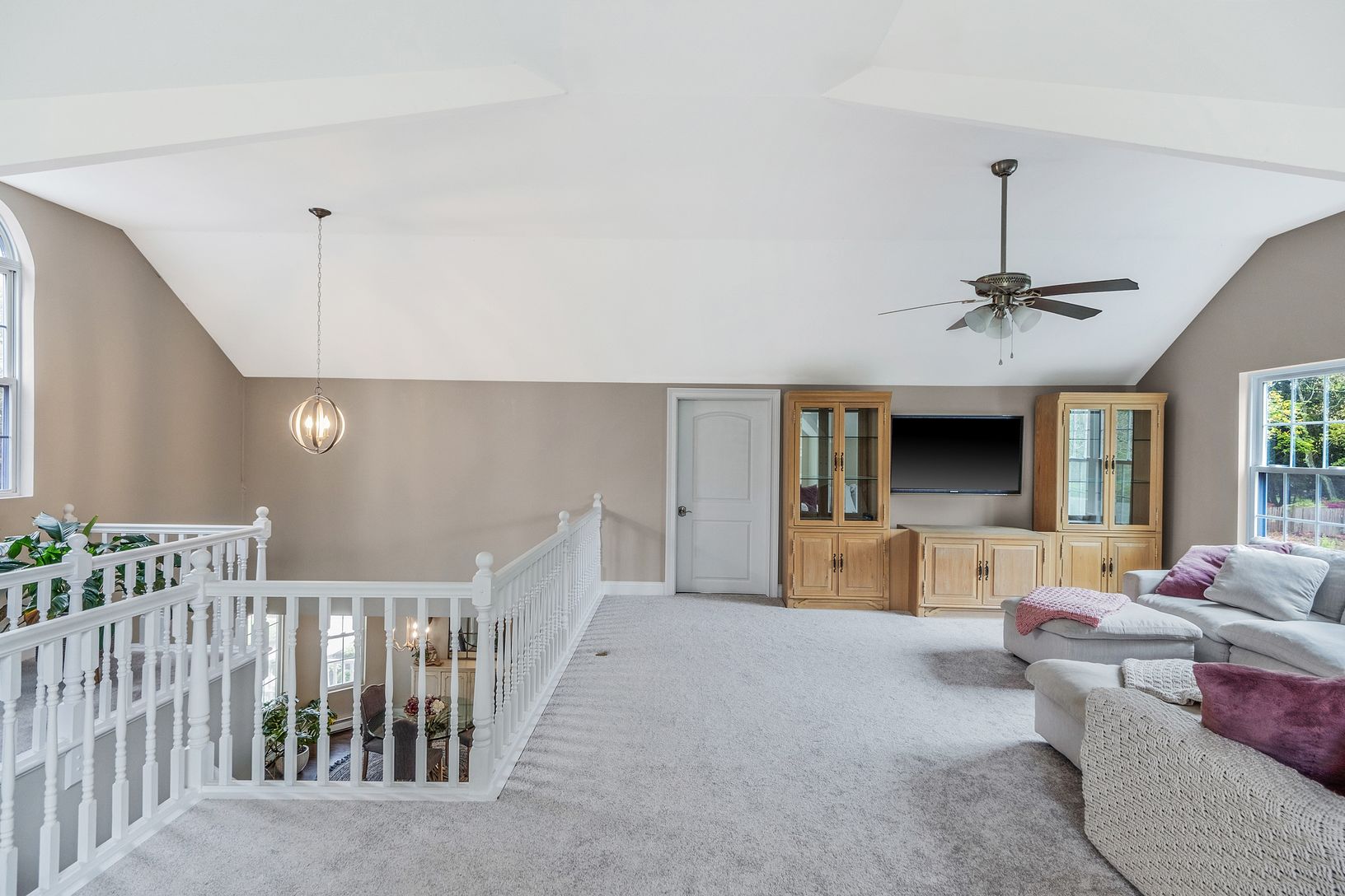  Grand Cathedral Loft with Access to Dormer Attic Space
