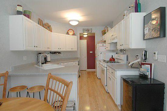 Large Modern Kitchen