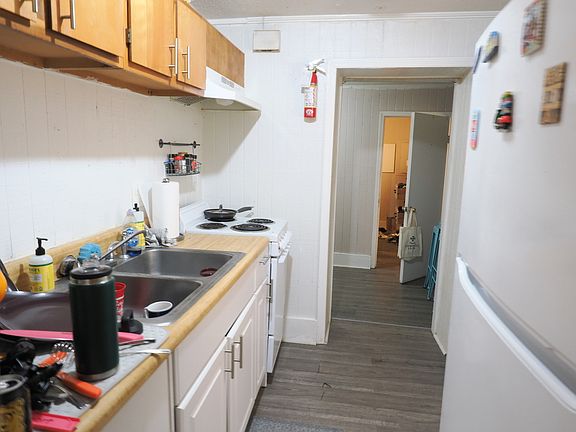 2nd image of 293 King St #D486a63e1