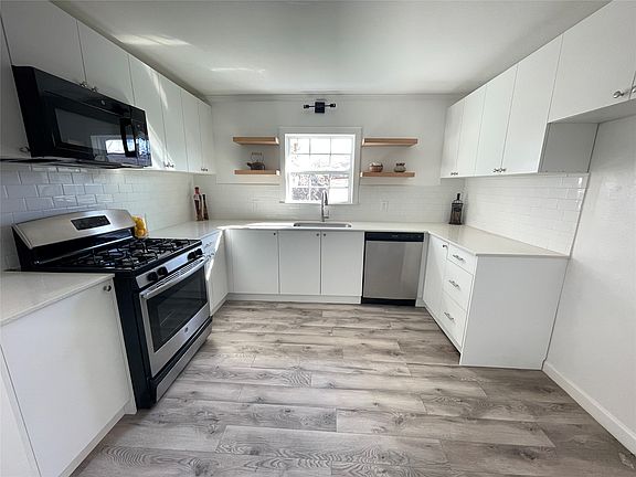 2nd image of 1305 Hobson Ave