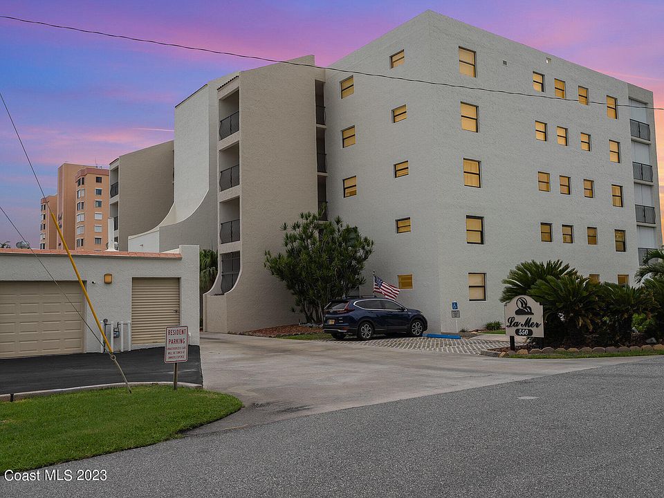 1st image of 550 Garfield Ave APT 203