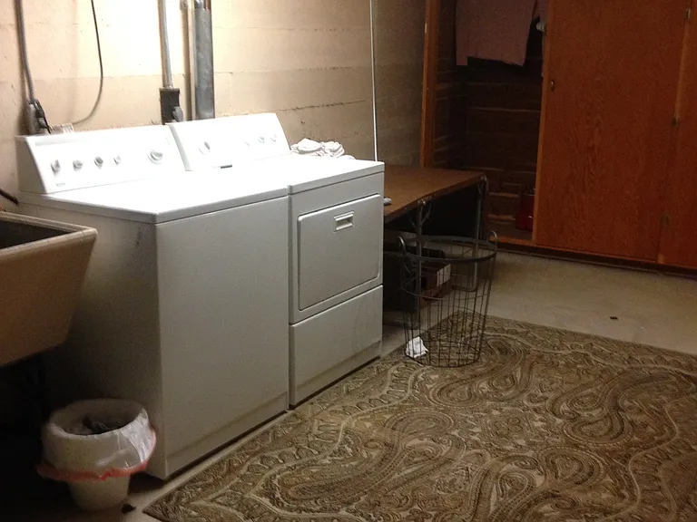 Laundry/Storage area