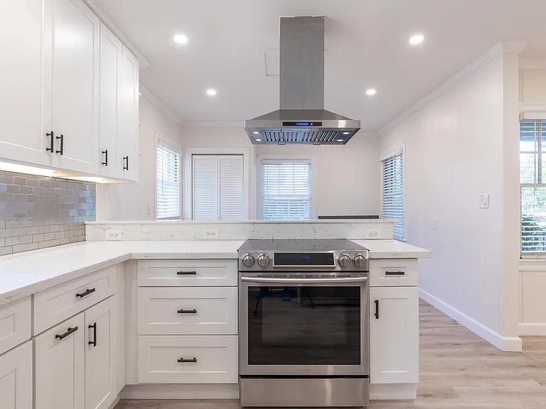 1032 Pueblo Ave — Photo 6