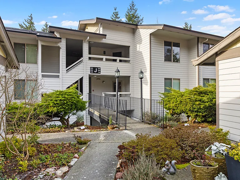 23401 Lakeview Dr #J304 — Photo 20