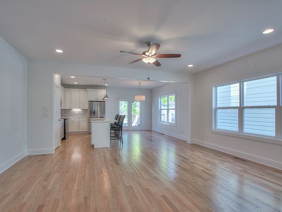 4th image of 1710 Nubell St