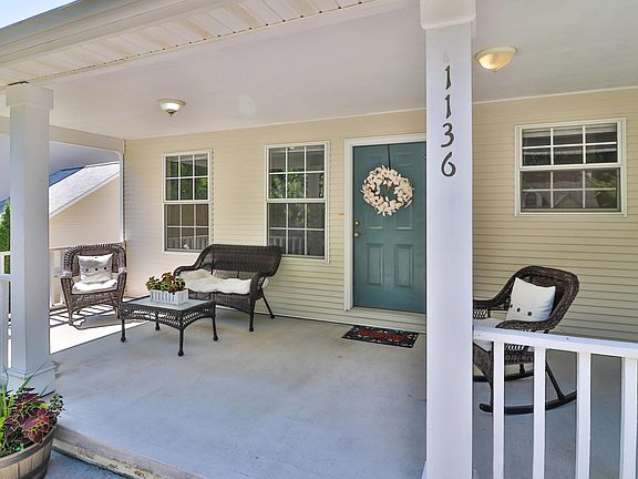 2nd image of 1136 Edenbridge Way