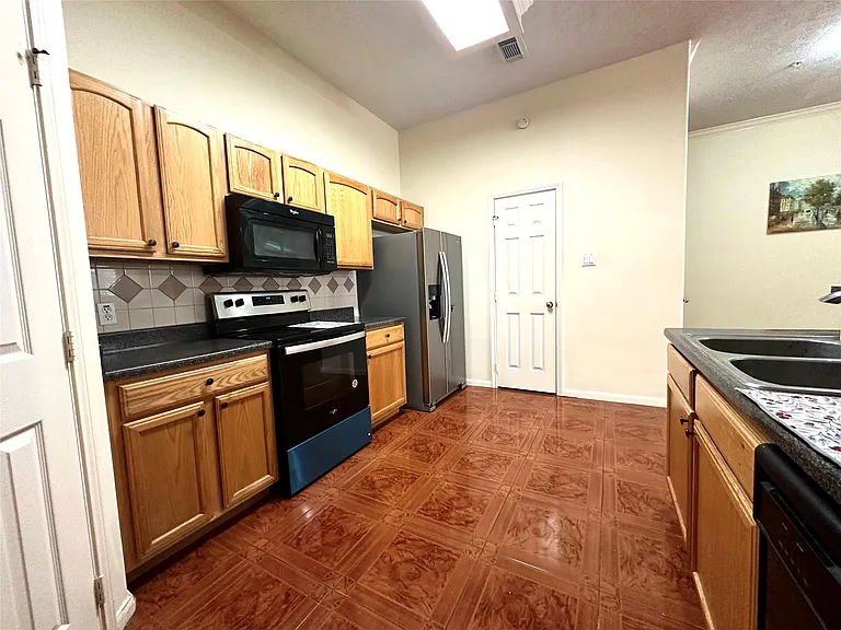 2710 Grants Lake Blvd #L7 — Photo 10