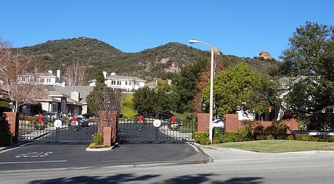 Gate