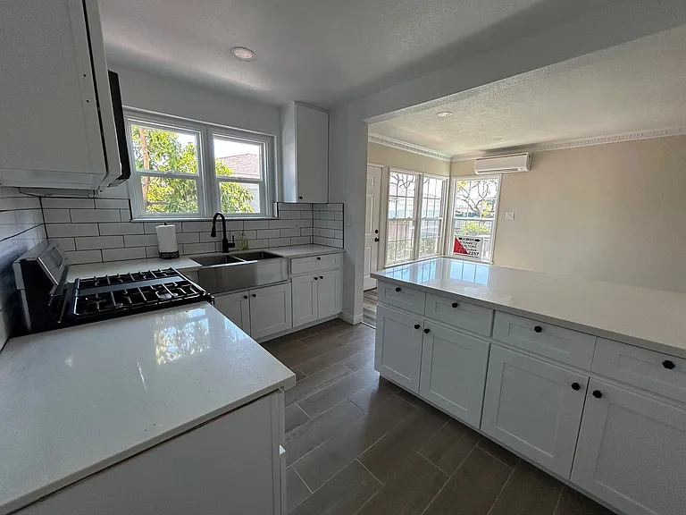 280 S Sadler Ave #2 — Photo 8
