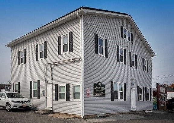 5th image of 37 New York Ave
