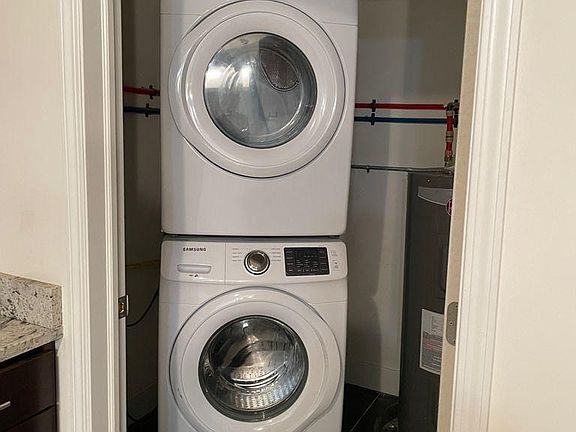 5th image of 120 Halsted St APT 403