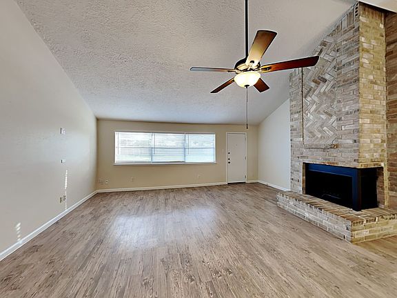 3rd image of 20039 Crazy Horse Circle Dr