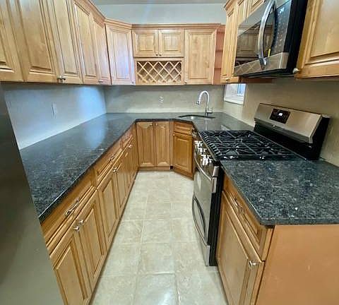 5th image of 1111 Midland Ave #3HH