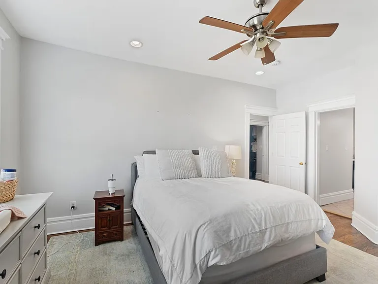 5783 Waterman Blvd — Photo 11