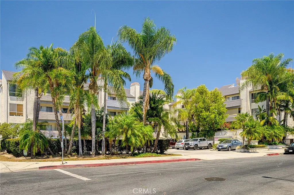 2 bed, 880 sqft, $2,800 — Photo 1