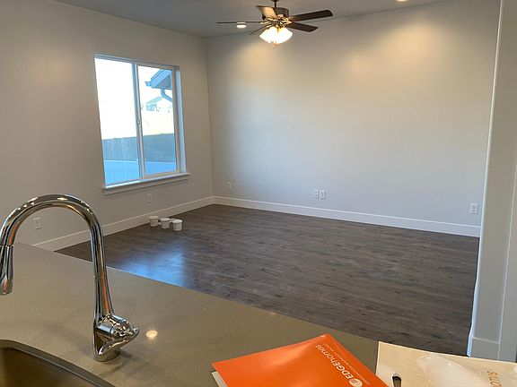 4th image of 282 N Eaglewood Dr