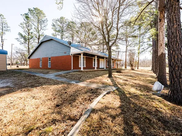 111 Jameson Dr, Wynnewood, OK 73098