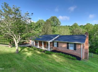 205 Lonewood Dr, Kingsport, TN 37663