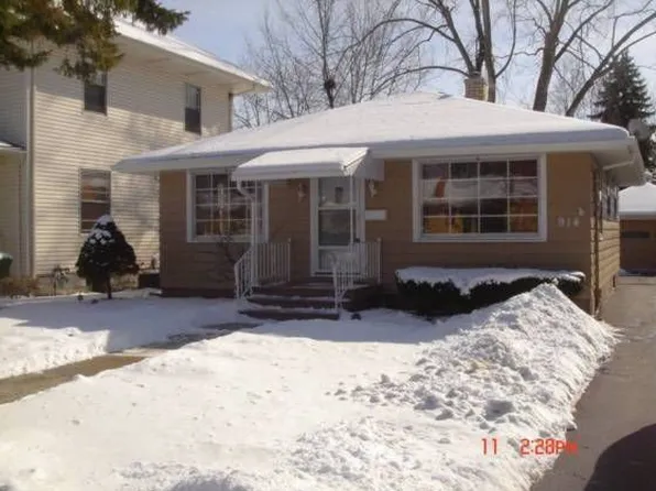 914 Morgan St, Joliet, IL 60436