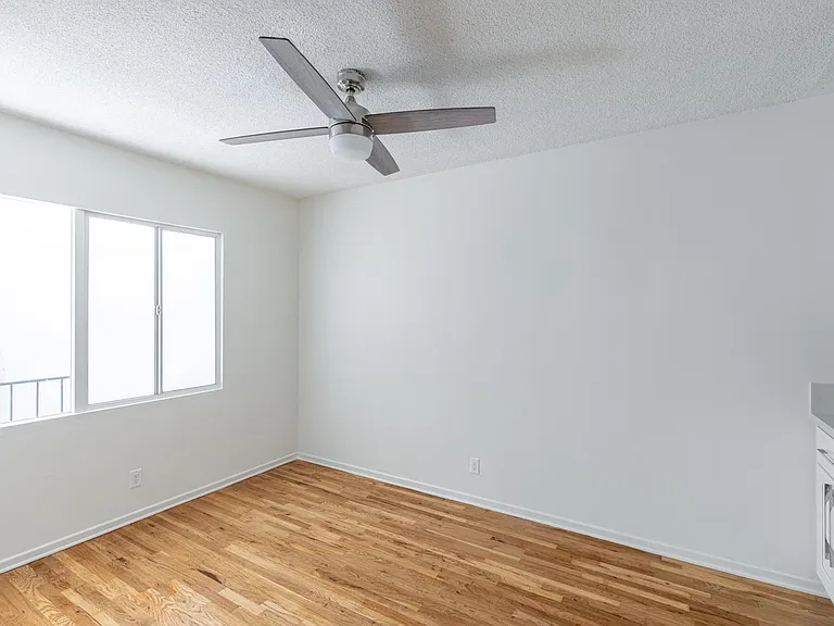 1028 6th St #1026D — Photo 10
