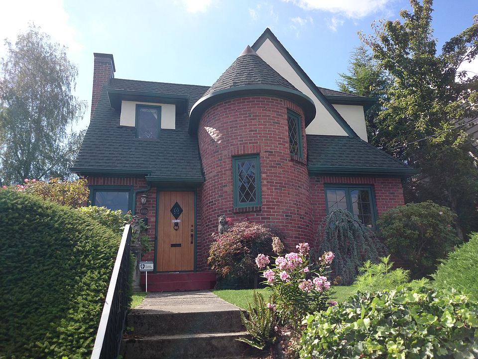 2nd image of 6853 32nd Ave NE