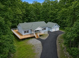 9 Avoy Pl, Lake Ariel, PA 18436