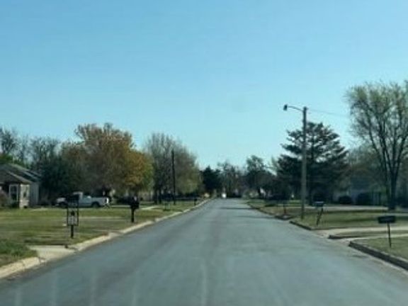 Exterior Neighborhood (street photo)