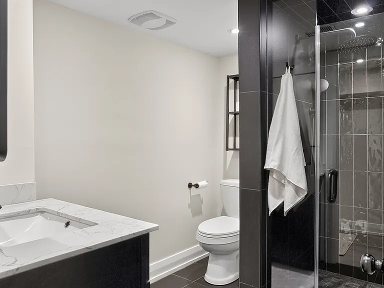 70 Beaverbrook Ave #BASEMENT — Photo 12