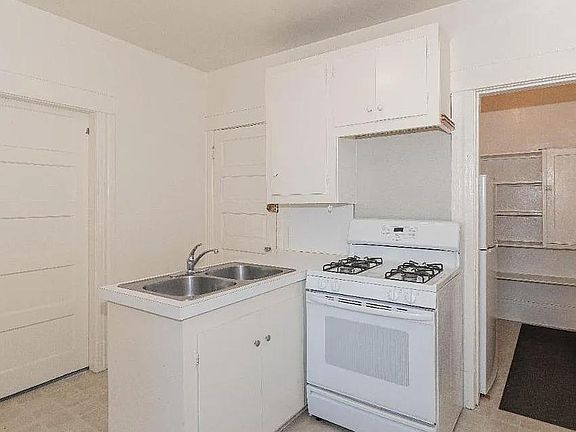 5th image of 426 10th Ave