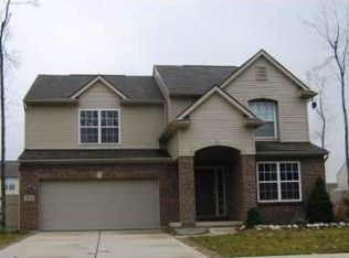 5816 N Dowling Rd, Westland, MI 48185