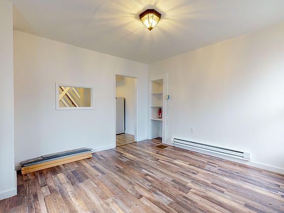 3rd image of 31 William St #3