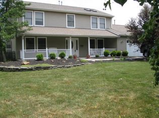 36 Russett Rd, Kendall Park, NJ 08824