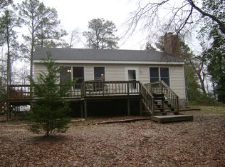 275 Roanes Ln, Plain View, VA 23156