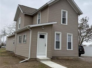 411 E Chestnut St, Wauseon, OH 43567