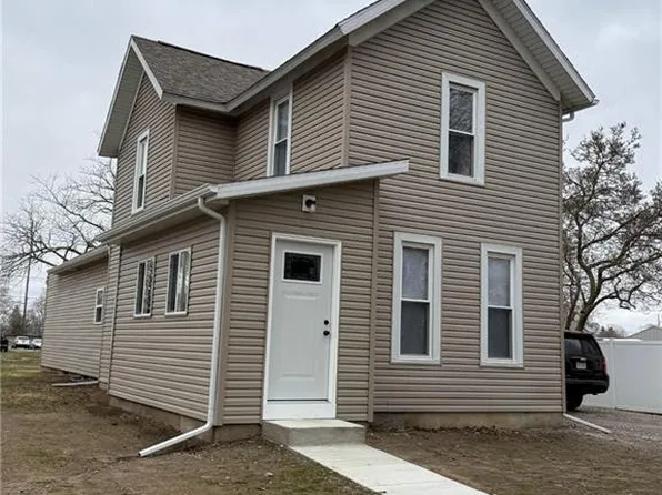 411 E Chestnut St, Wauseon, OH 43567