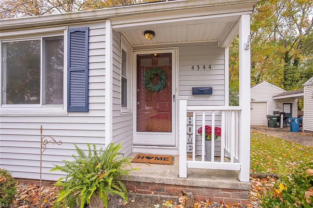 2 bed, 1044 sqft, $1,750 — Photo 2