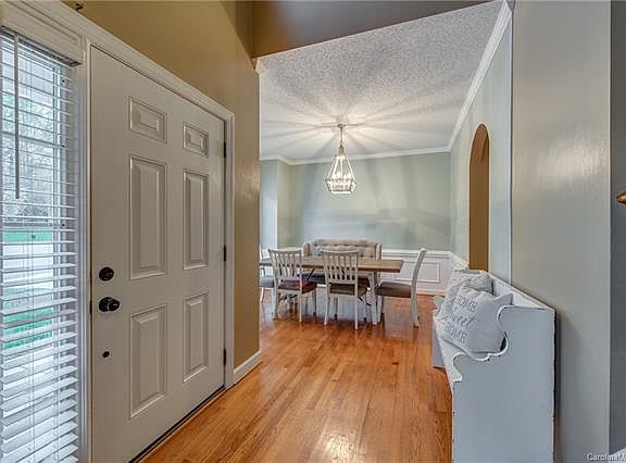 5th image of 1827 Abbotsford Ct