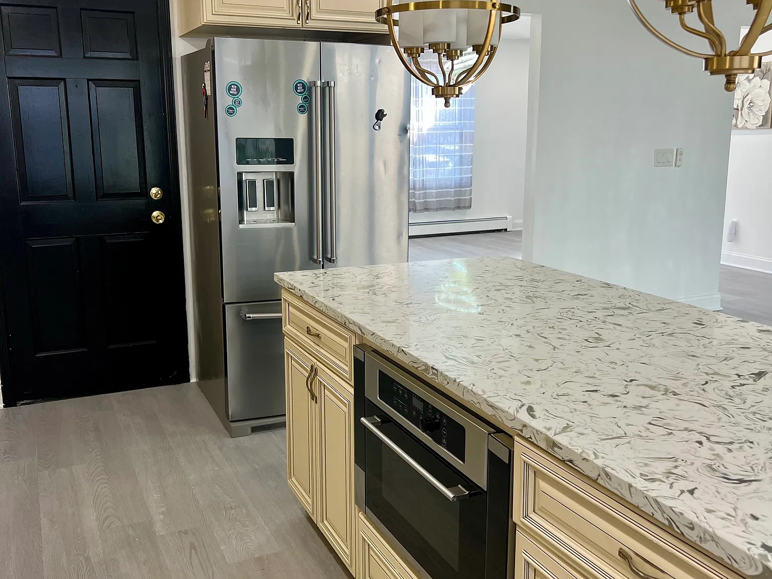 3 bed, 1400 sqft, $3,500 — Photo 3