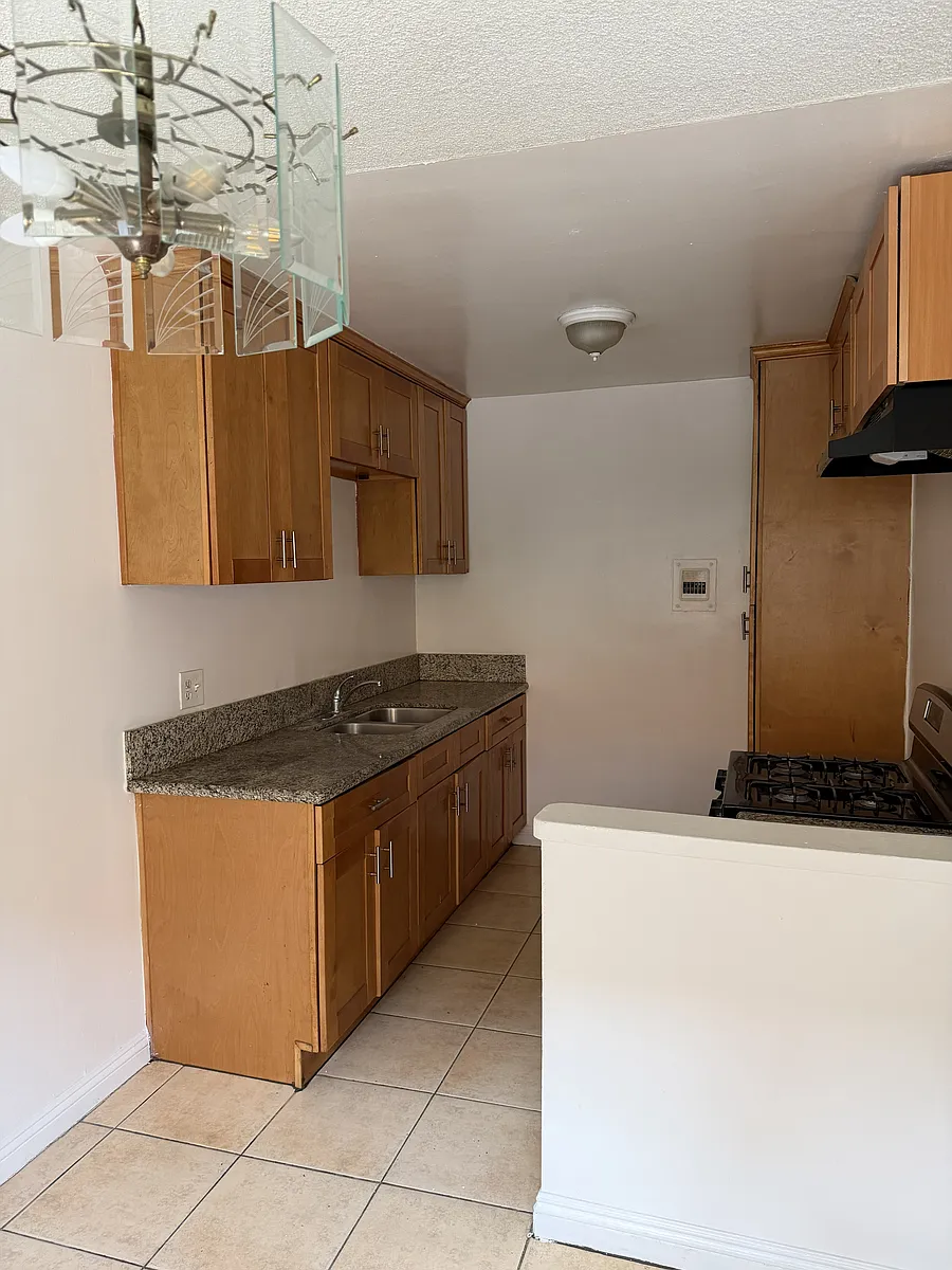 Building Photo - 10939 Pioneer Blvd #2