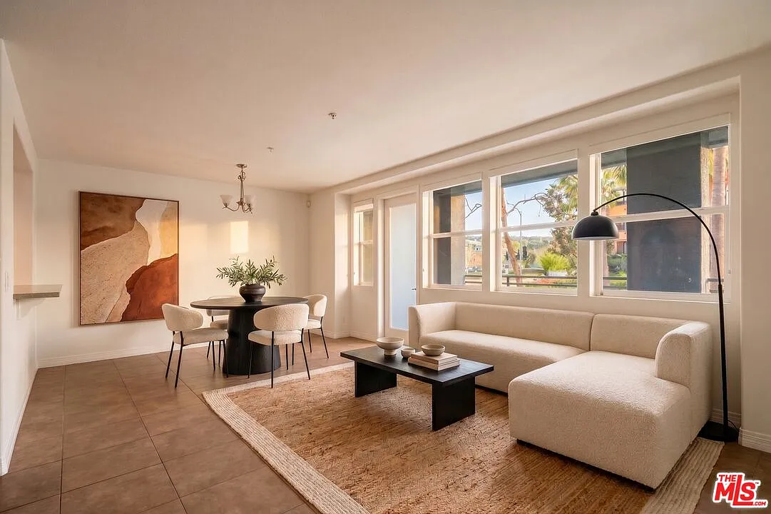 2 bed, 2.0 bath, 1510 sqft, $6,000 — Photo 1