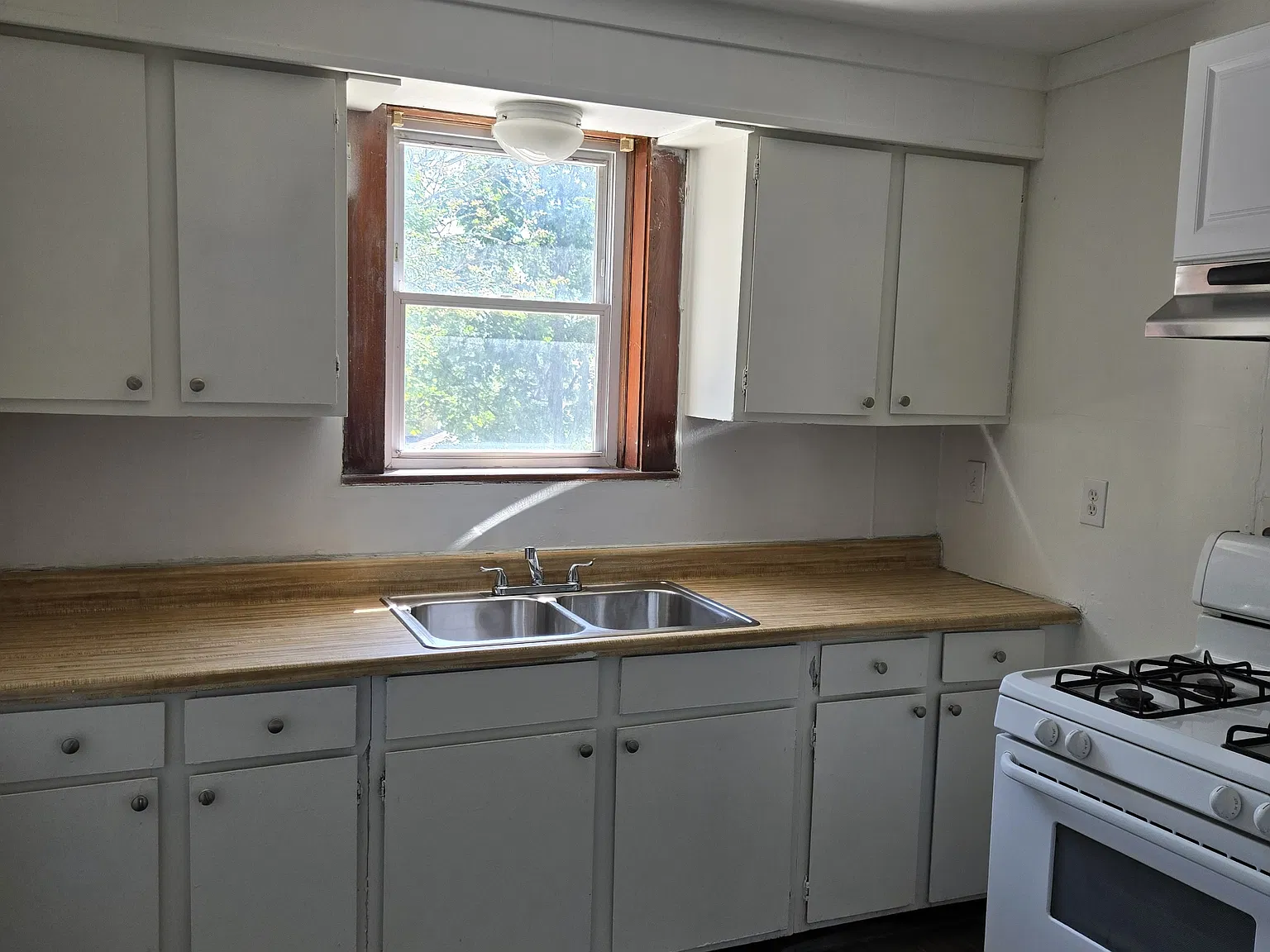 23-27 Charlotte St — Photo 4