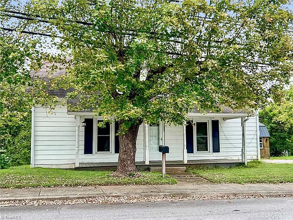 2nd image of 1008 Hinshaw St