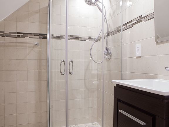 5th image of 5824 207th St