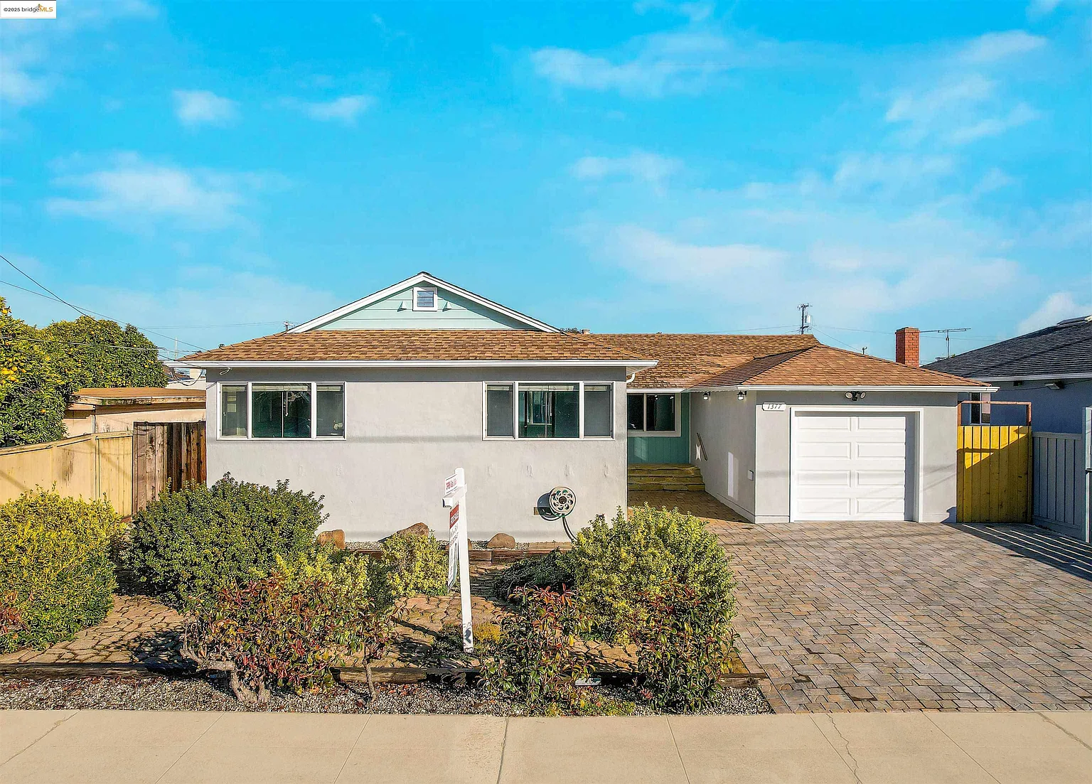 1377 Mersey Ave photo 1