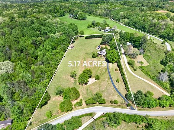 3rd image of 270 Boyd Wood Rd