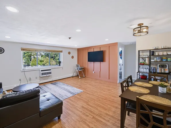 215 Winter St APT 3P, Weymouth, MA 02188