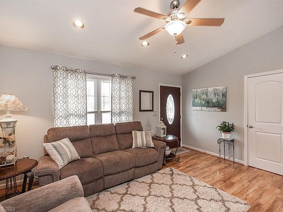 5th image of 4157 Dunn St