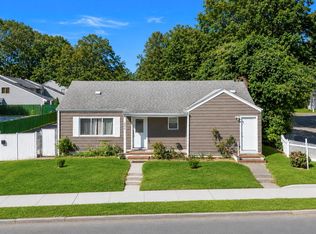 666 Rosevale Avenue, Lake Ronkonkoma, NY 11779