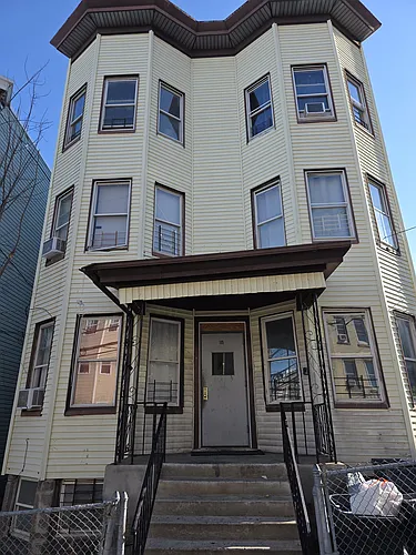 105 Maple St Photo 1